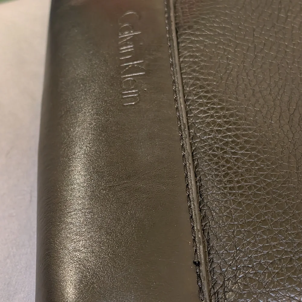 Calvin Klein Black Pebble Leather Textured Messenger Crossbody Bag Purse - Picture 5 of 14